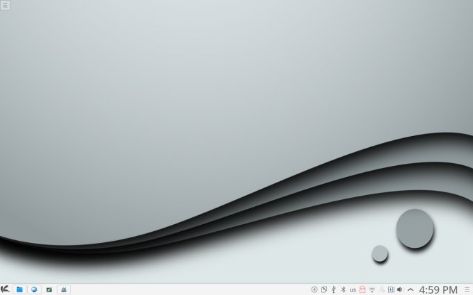 Desktop installed, panel at the bottom