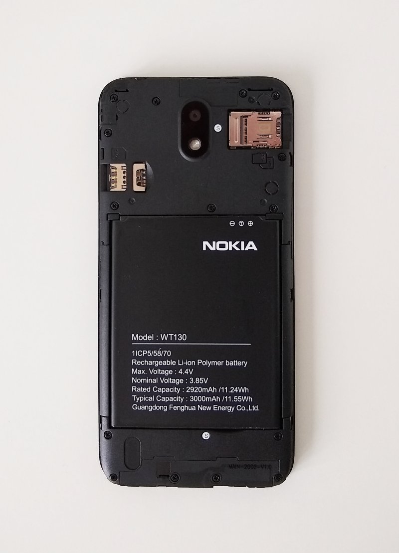 Nokia 1.3, back cover off