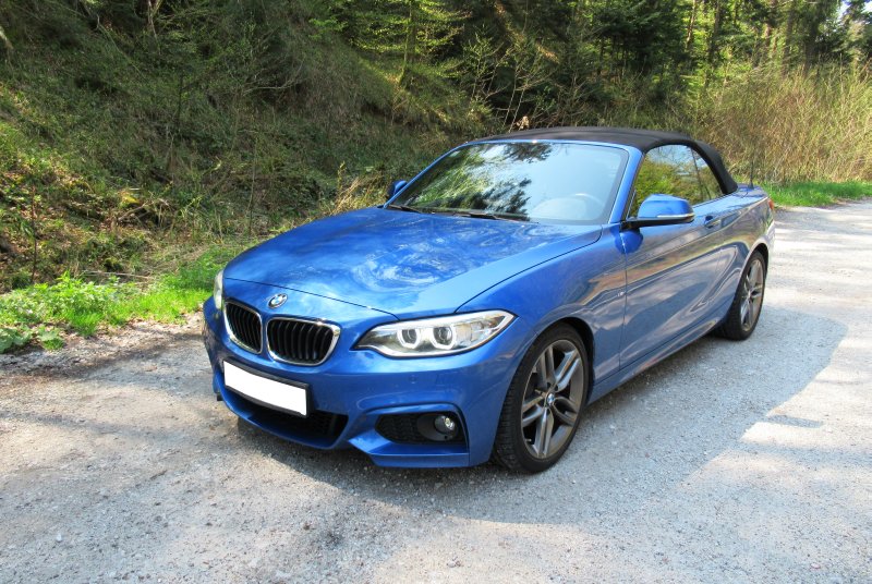 Front side view, roof up