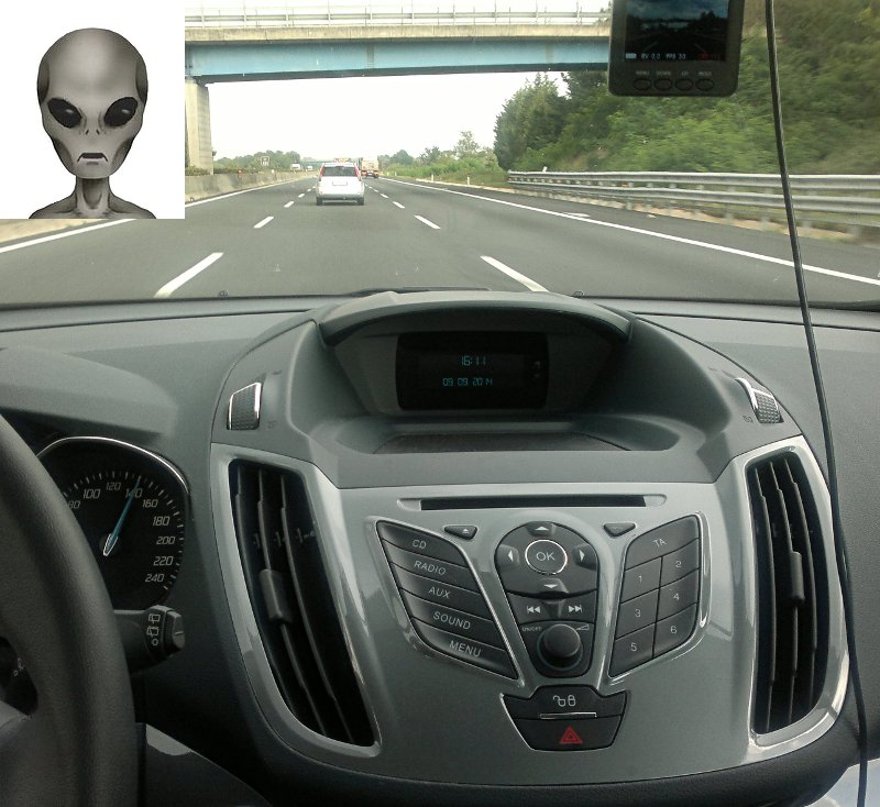 Central console, gray alien